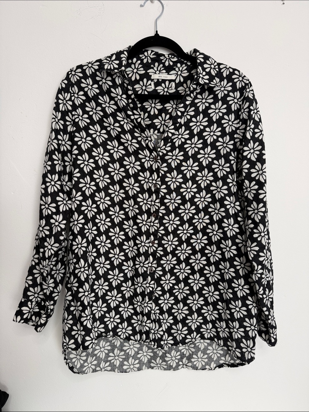 Black & White Daisy Button-Front Women’s Linen Shirt